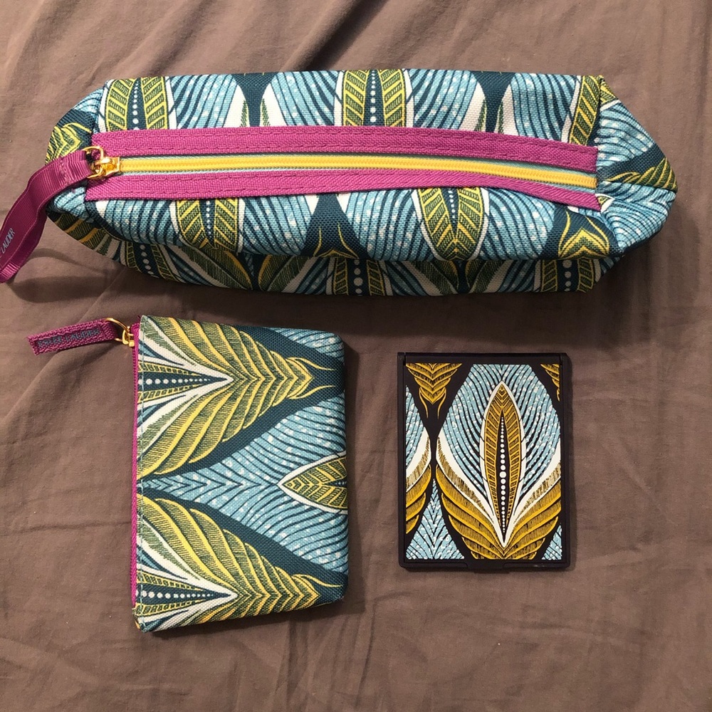 Eater Lauder Makeup Bag Set